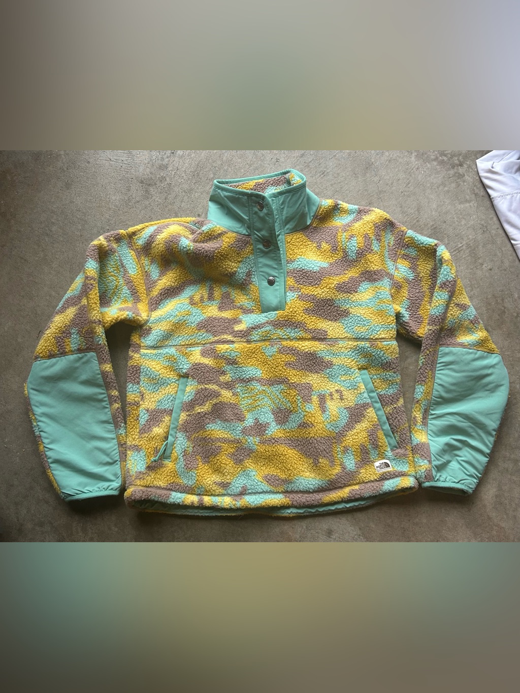 North Face Women’s Quarterzip